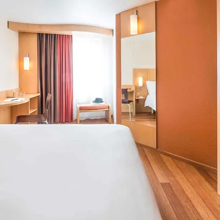 Ibis Nantes Centre Tour Bretagne-3